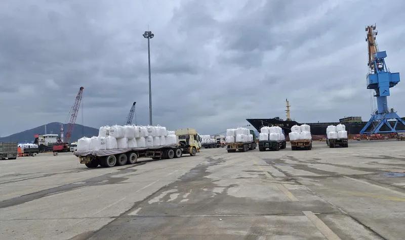 doanh-nghiep-o-khu-kinh-te-vung-ang-thuc-day-san-xuat-sau-mua-bao