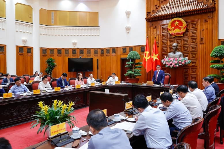 Chủ động phương án ứng phó trong trường hợp nguồn cung nhiên liệu nhập khẩu bị gián đoạn