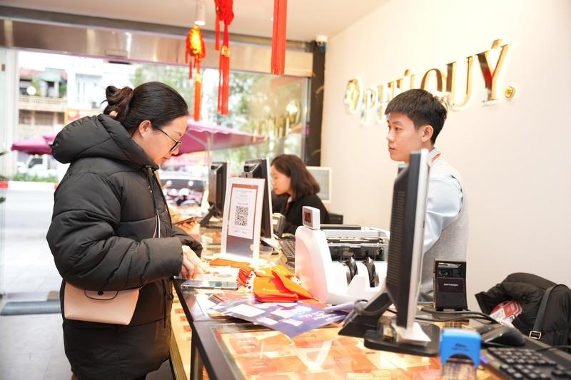 Khí thế làm việc sôi động tại doanh nghiệp những ngày đầu sau Tết