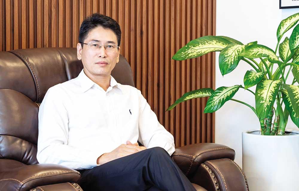 doanh-nhan-nguyen-xuan-phuc-tong-giam-doc-cong-ty-ui-logistics-kho-khan-la-dong-luc-de-vuon-len-manh-me-hon