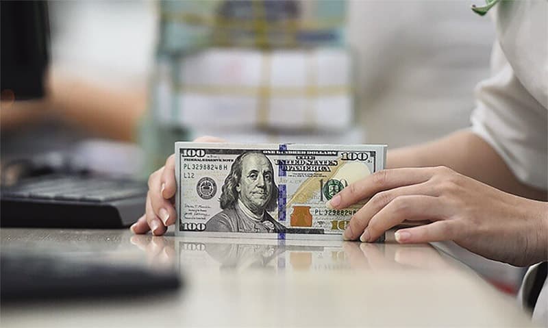 Doanh nghiệp lo “gọng kìm kép” tỷ giá và lãi suất