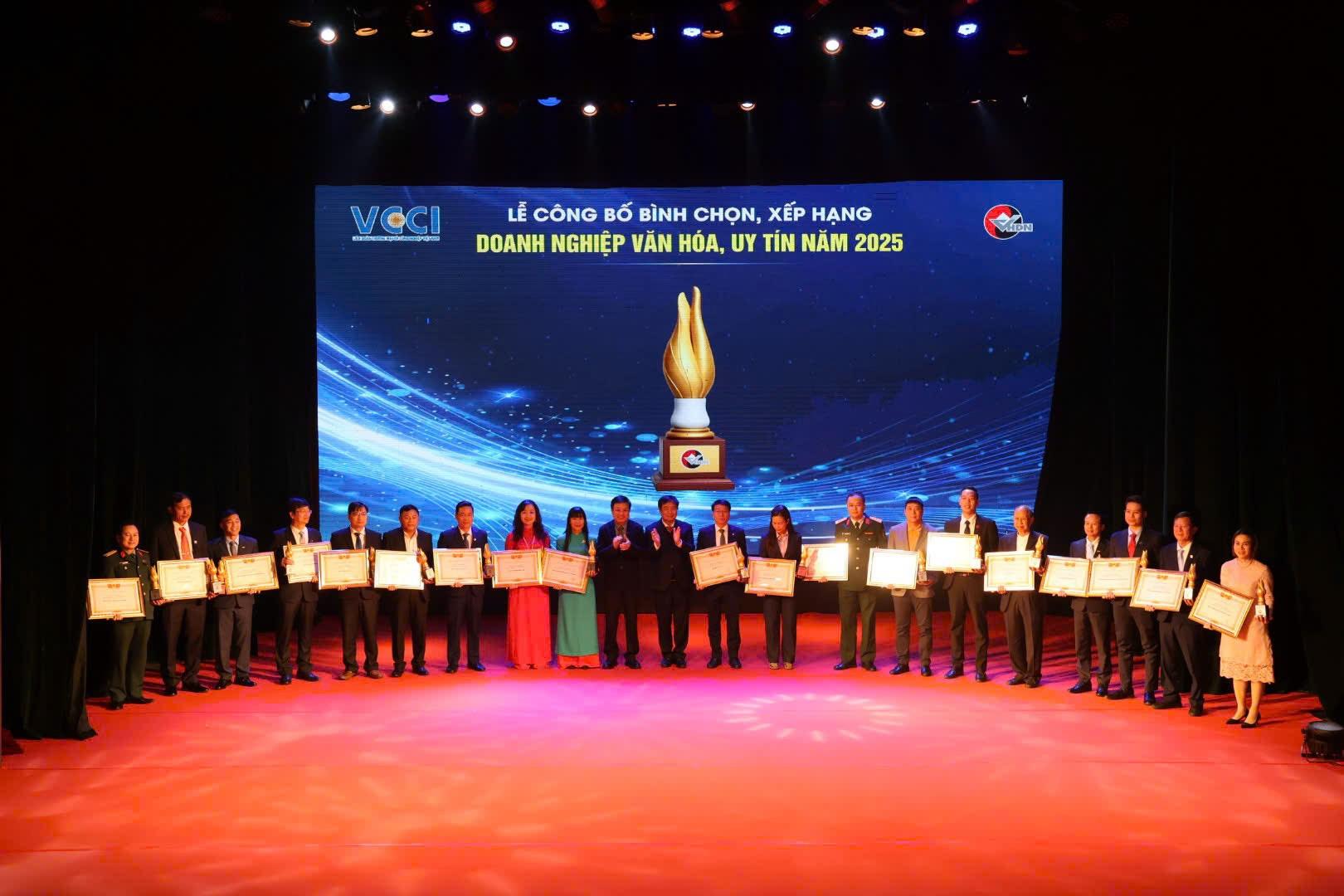 Cảng Cam Ranh vinh dự lọt Top 20 Doanh nghiệp Văn Hóa, Uy tín năm 2025