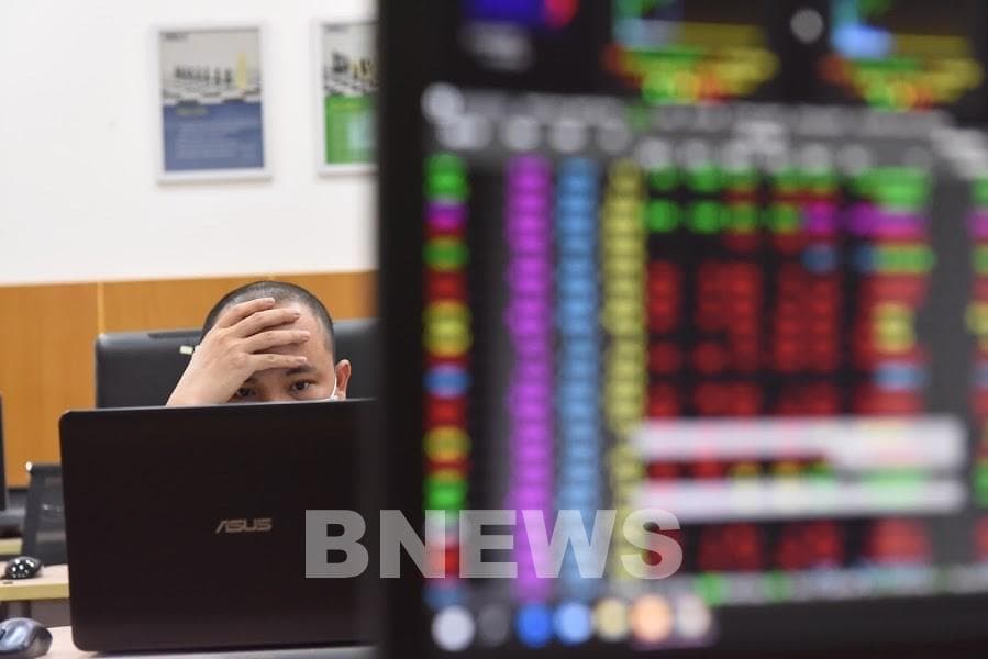 VN-Index giảm hơn 10 điểm, khối ngoại tiếp tục bán ròng