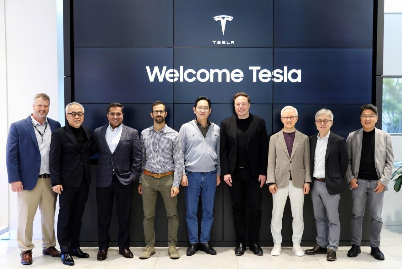 ty-phu-elon-musk-dat-cuoc-vao-samsung-voi-don-hang-chip-165-ty-usd