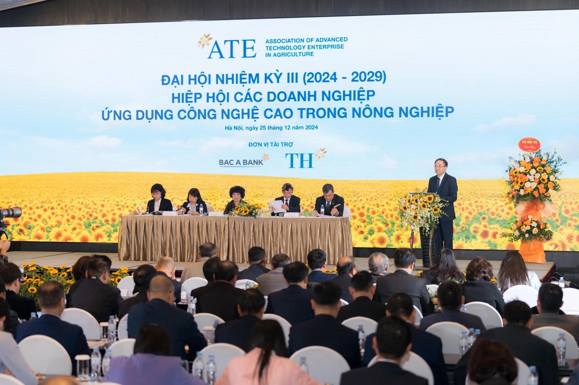 nong-nghiep-cong-nghe-cao-vuon-tam-dong-hanh-ky-nguyen-vuon-minh-cua-dan-toc