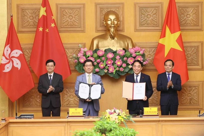 hop-tac-kinh-te-viet-nam-hong-kong-tiep-tuc-dat-buoc-tien-vung-chac