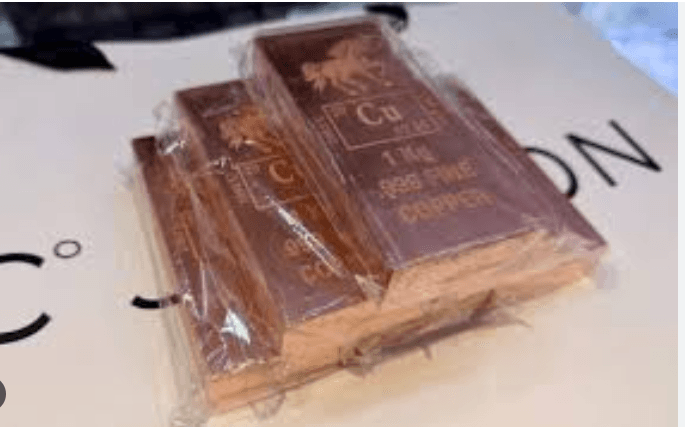 gia-kim-loai-dong-thiet-lap-dinh-lich-su-moi