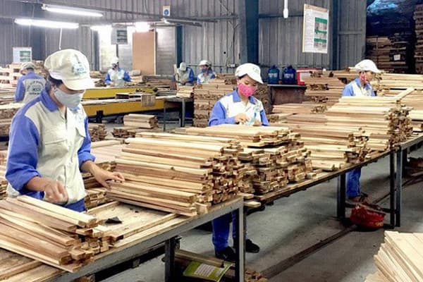 tphcm-doanh-nghiep-nganh-go-chu-dong-chuyen-huong-va-nang-suc-canh-tranh