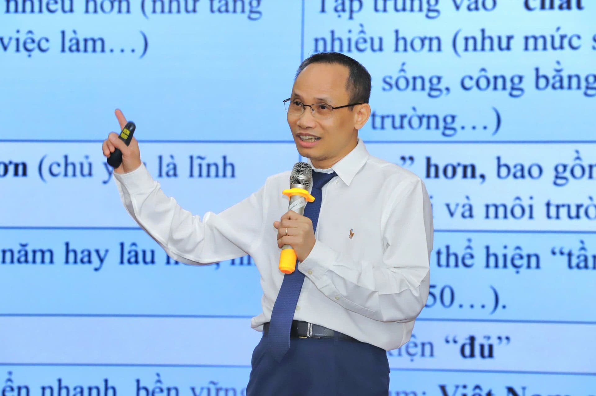 TS. Cấn Văn Lực: GDP có thể thêm 2 - 3 điểm phần trăm nhờ động lực tăng trưởng mới