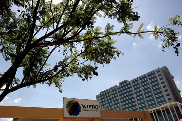 cac-nha-dau-tu-nuoc-ngoai-thau-tom-chuoi-cung-ung-hang-khong-chau-au