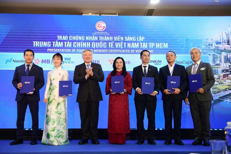 Chung tay kiến tạo nền móng cho Trung tâm Tài chính Quốc tế