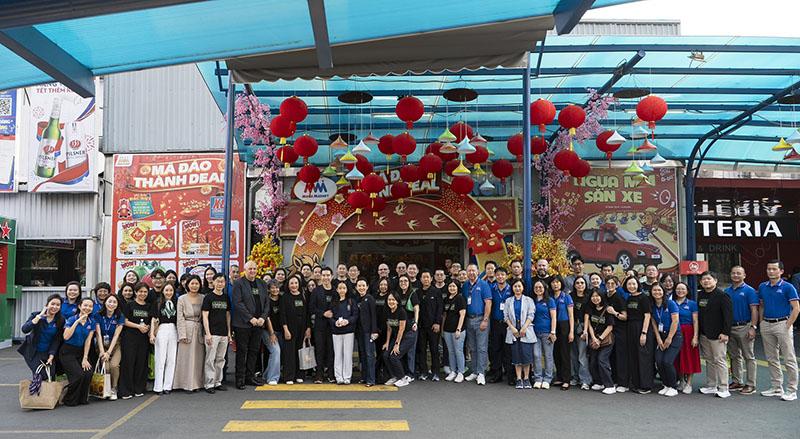 Tập đoàn BJC đưa các nhà phân tích đến thăm MM Mega Market Việt Nam, xem Việt Nam là thị trường chiến lược