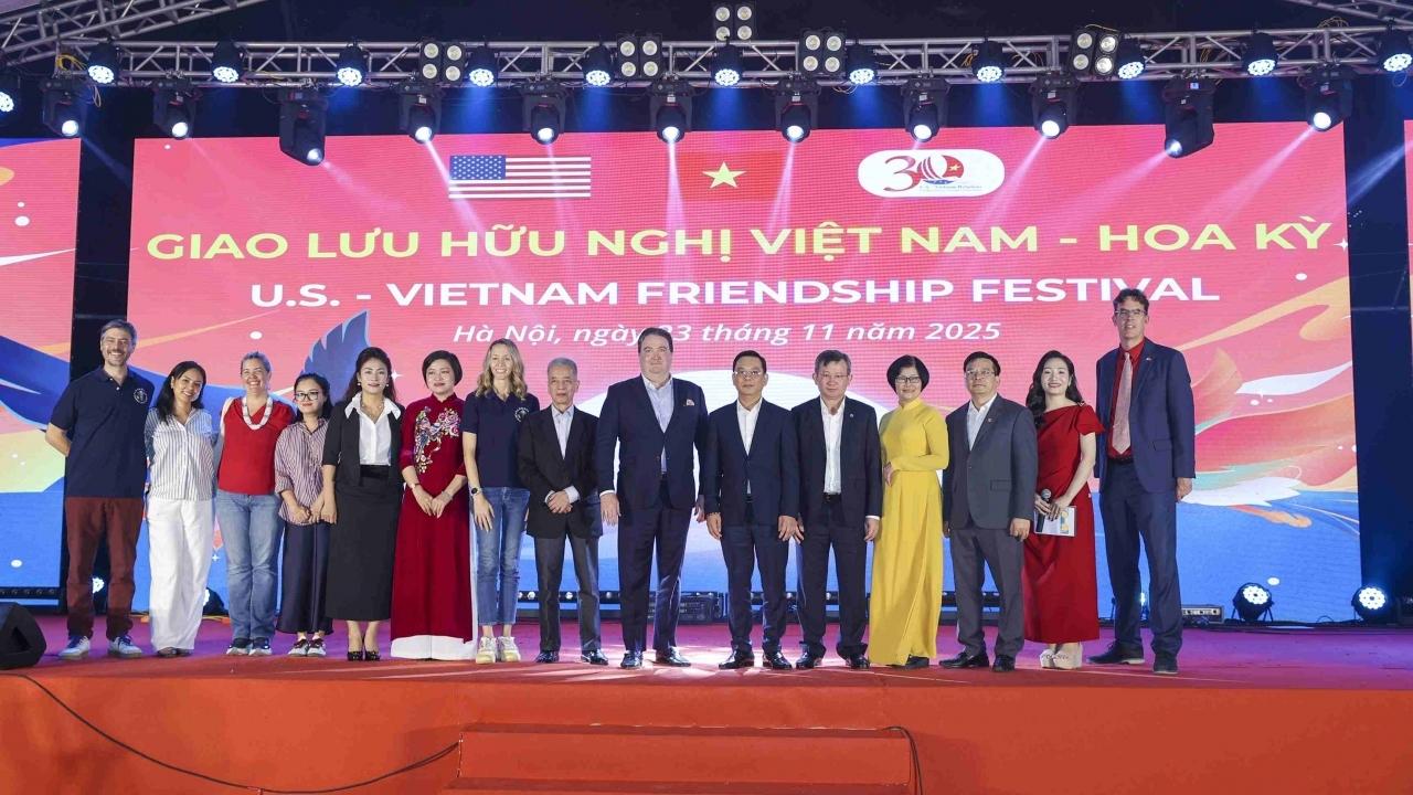 giao-luu-huu-nghi-viet-nam-hoa-ky-thuc-day-hop-tac-va-gan-ket-nhan-dan-hai-nuoc