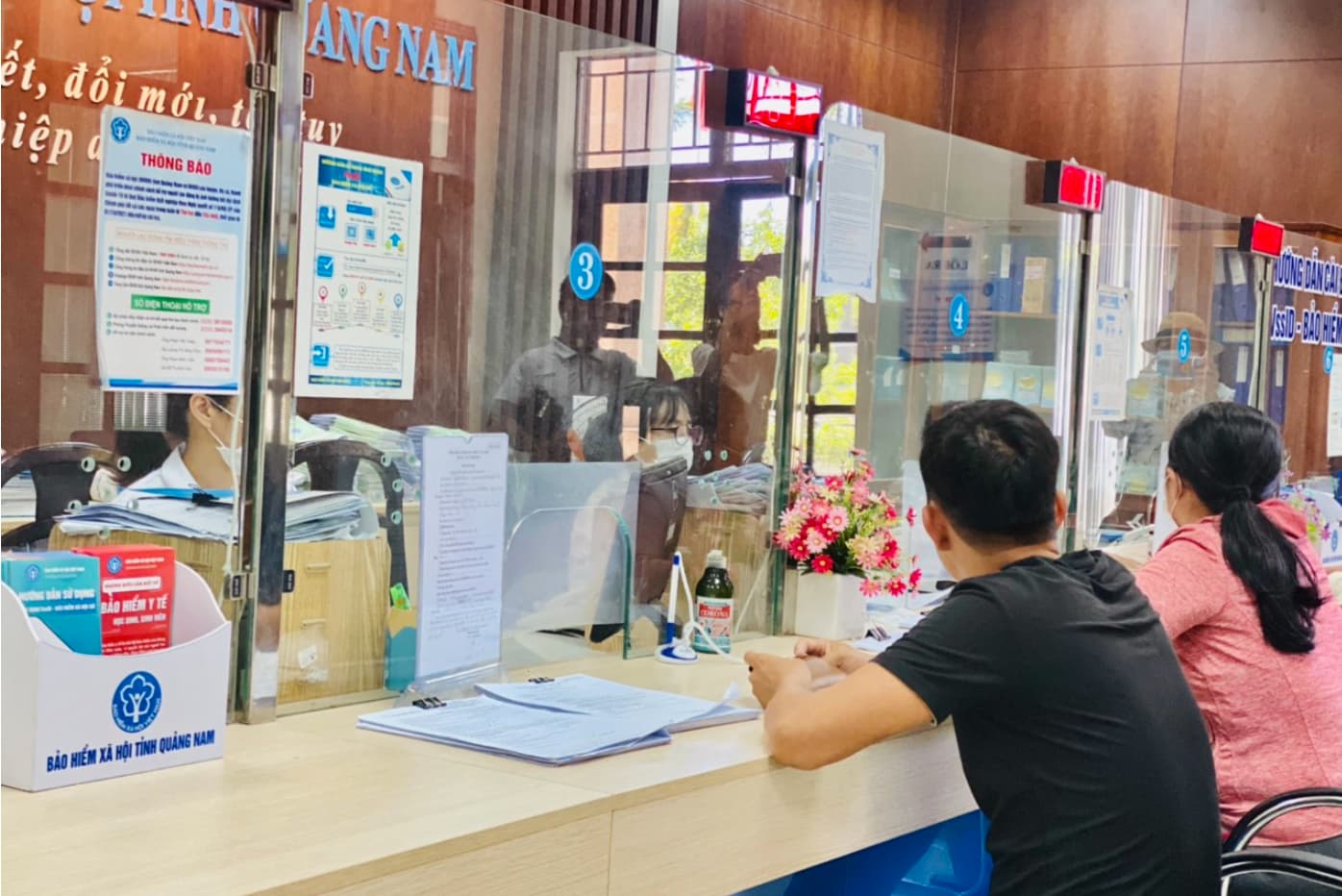 tu-112025-nhieu-quy-dinh-bao-hiem-y-te-moi-co-loi-cho-nguoi-dan