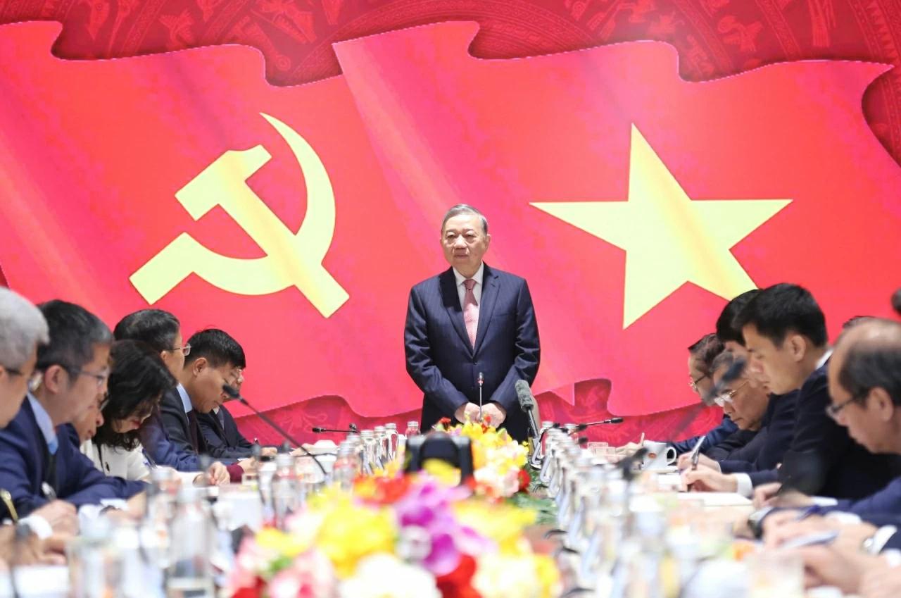 Tổng Bí thư Tô Lâm làm việc với các Đại sứ, Trưởng cơ quan đại diện ngoại giao Việt Nam ở nước ngoài về triển khai Nghị quyết Đại hội XIV