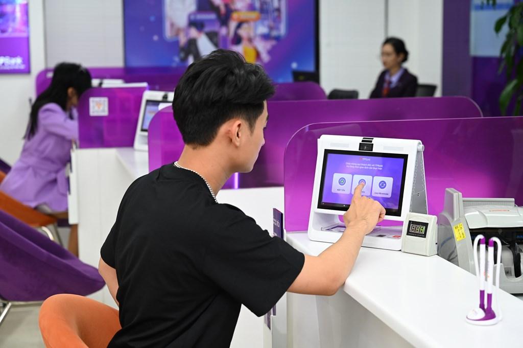 chien-luoc-chuyen-minh-cua-ngan-hang-viet