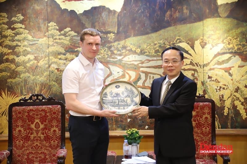 tang-cuong-hop-tac-nang-luong-viet-nam-va-tinh-tyumen-lien-bang-nga