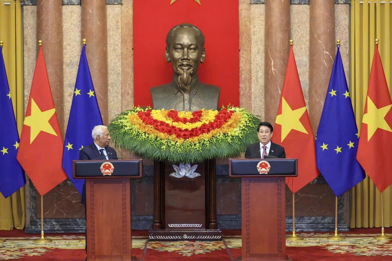 viet-nam-va-eu-nang-cap-quan-he-len-doi-tac-chien-luoc-toan-dien