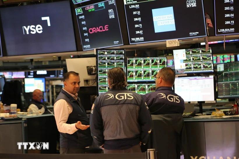 pho-wall-lap-ky-luc-moi-trong-su-lac-quan-cua-cac-nha-dau-tu