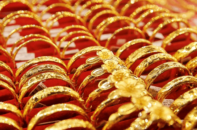 gia-vang-sjc-con-121-trieu-dongluong-vang-nhan-mat-nua-trieu