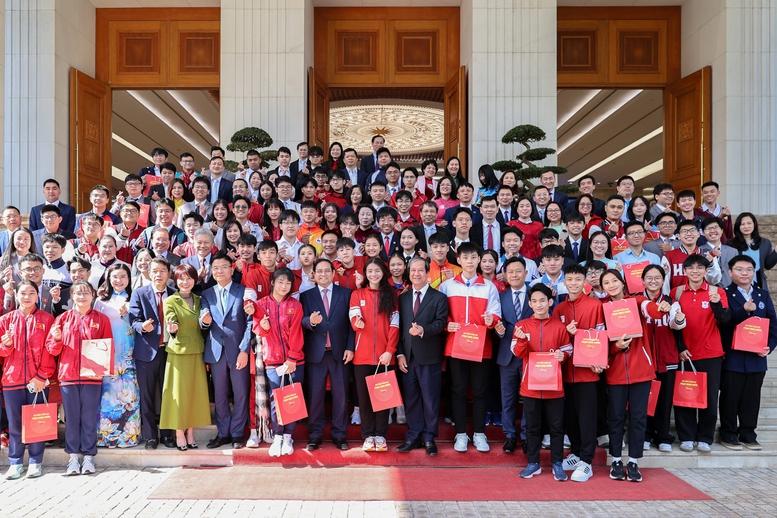 thu-tuong-khan-truong-xay-dung-de-an-phat-hien-va-boi-duong-nhan-tai-tre-viet-nam