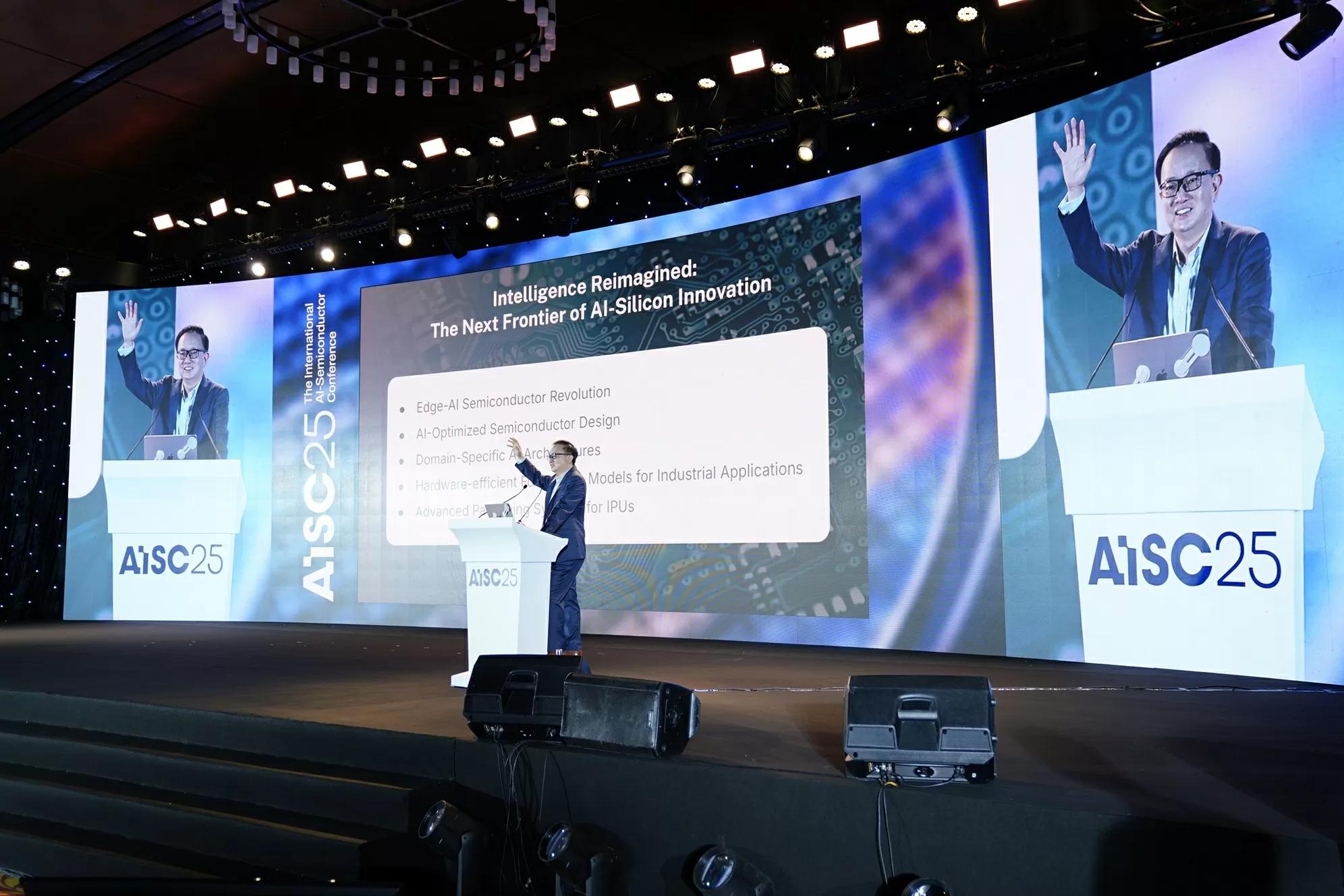 hon-1000-ong-lon-nganh-tri-tue-nhan-tao-va-ban-dan-toan-cau-den-viet-nam-du-aisc-2025