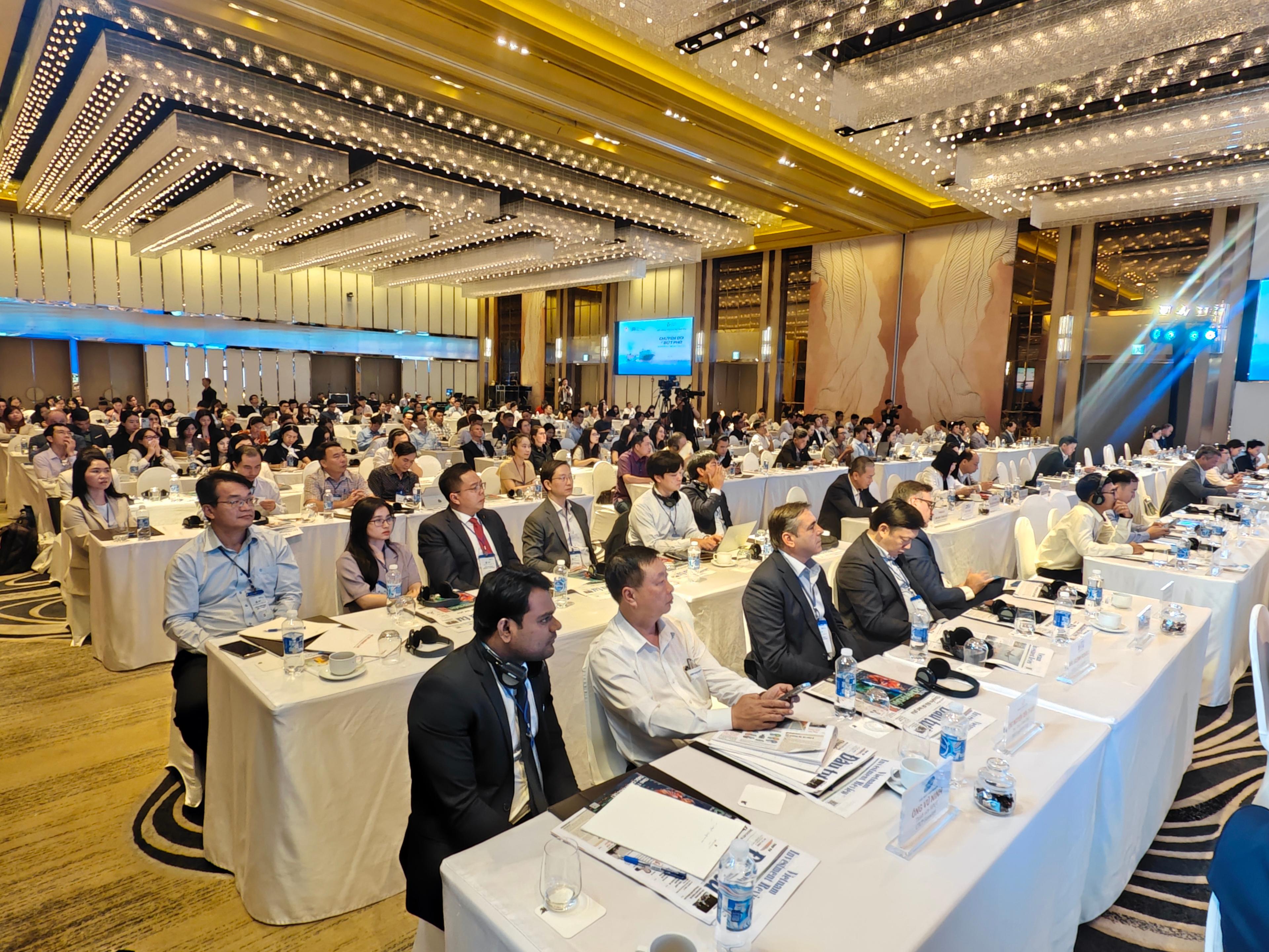 Hội nghị Logistics Việt Nam 2024 thu hút hàng trăm chuyên gia, nhà quản lý, doanh nghiệp trong nước và quốc tế