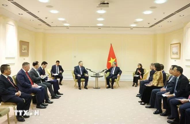 tong-bi-thu-tiep-cac-doanh-nhan-tieu-bieu-du-dien-dan-doanh-nghiep-viet-nga