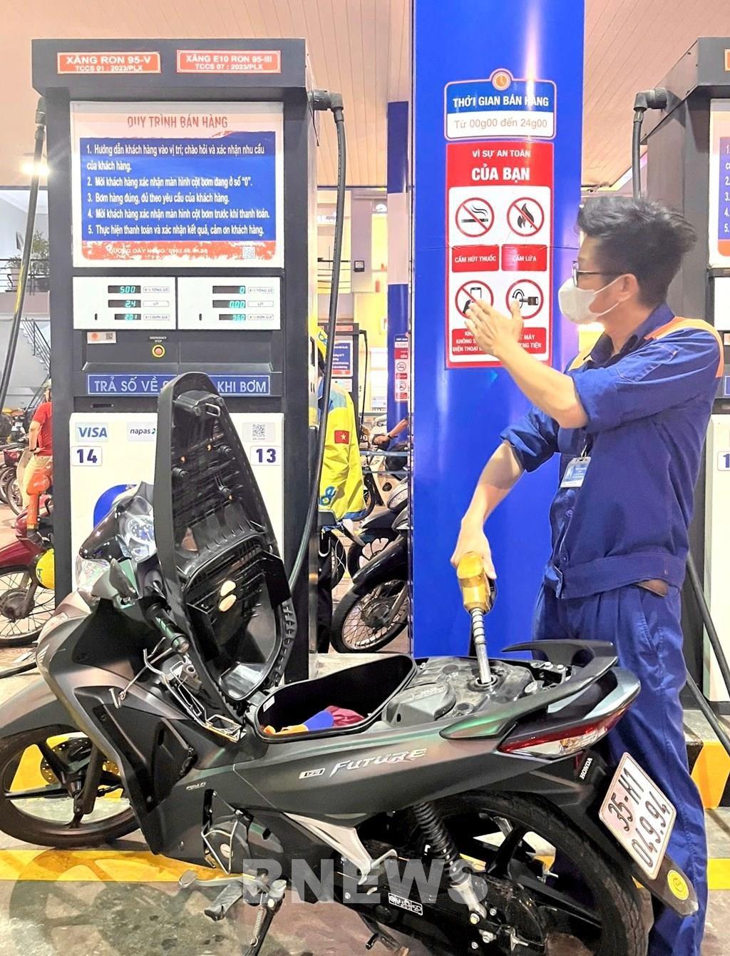 Petrolimex kiến nghị các giải pháp để thực hiện quy định bán xăng E10 trên toàn quốc