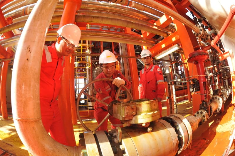 chi-thi-09-chuyen-tu-ung-pho-sang-chu-dong-trong-an-ninh-nang-luong