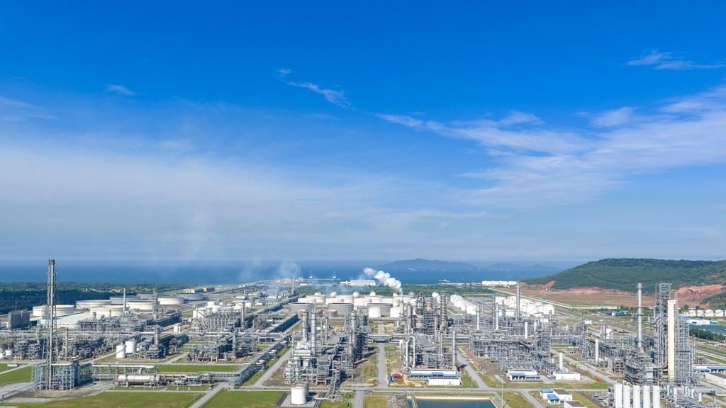 nha-may-loc-dau-trong-nuoc-da-dang-dau-vao-de-van-hanh-an-toan-va-hieu-qua