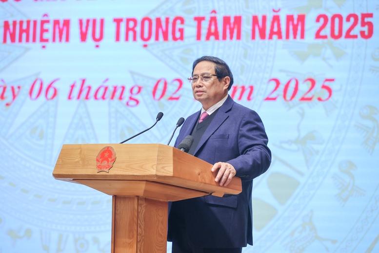 thu-tuong-chuyen-tu-xin-cho-sang-chu-dong-phuc-vu-dich-vu-cong-voi-nguoi-dan-doanh-nghiep