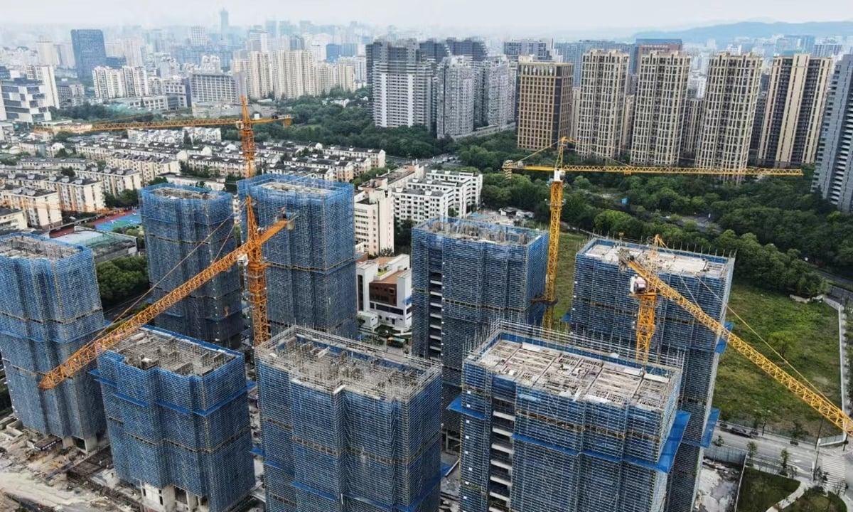 Vòng luẩn quẩn của doanh nghiệp địa ốc: Chi phí cao, thanh khoản yếu, tồn kho tăng