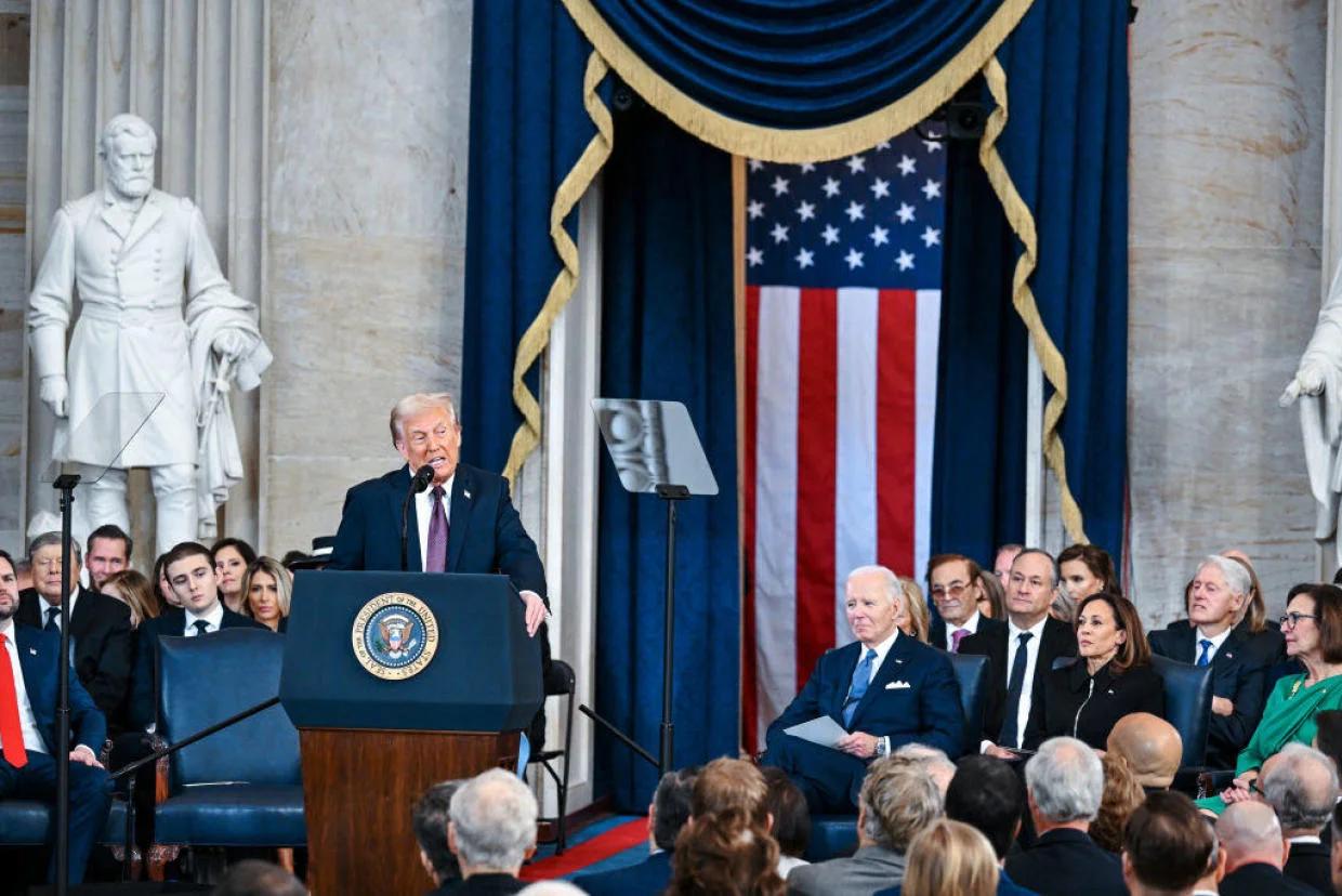 tong-thong-donald-trump-thoi-ky-hoang-kim-cua-nuoc-my-bat-dau-ngay-bay-gio