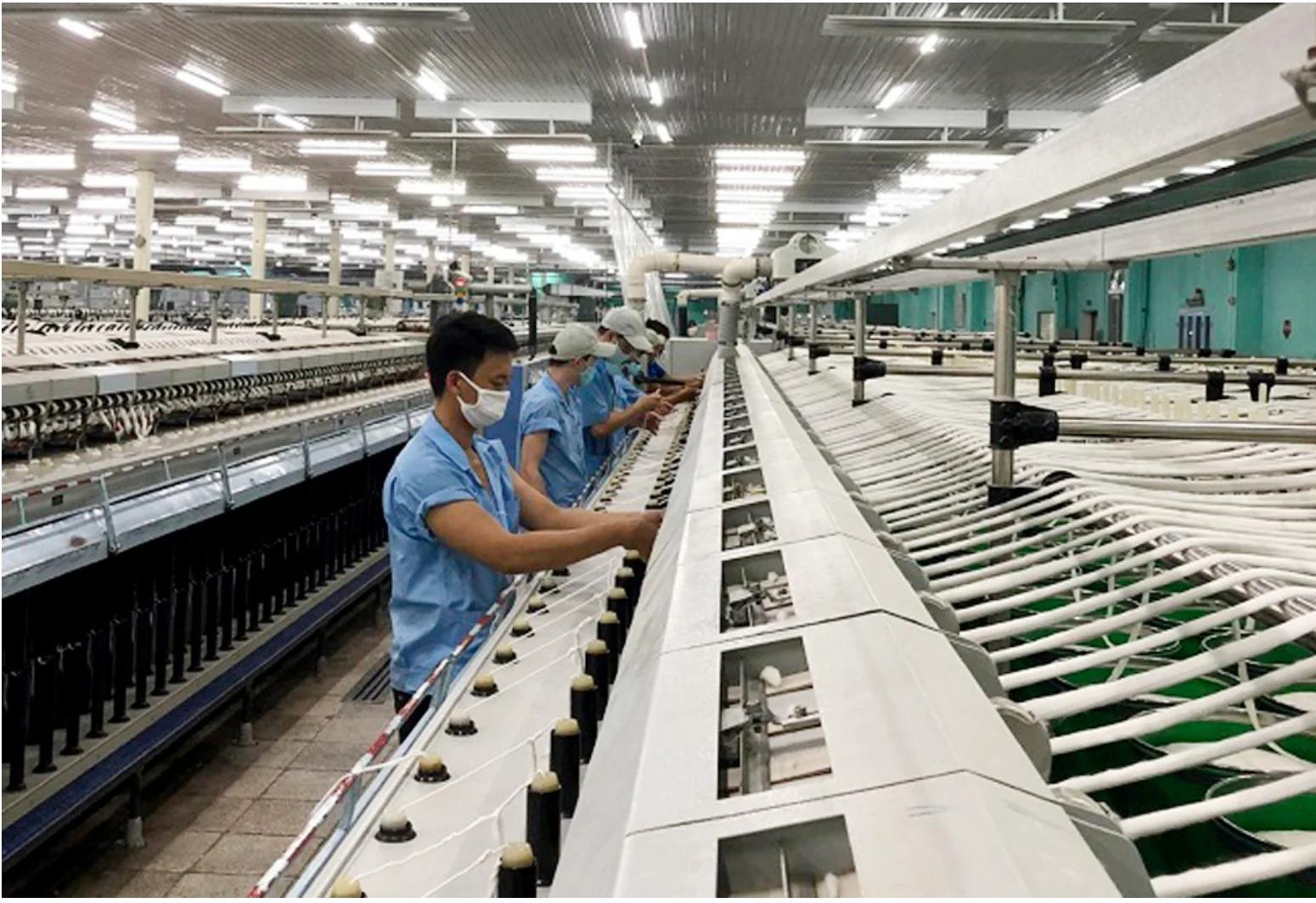 nhung-doanh-nghiep-viet-xoay-truc-giua-ap-luc-thue-doi-ung-cua-my