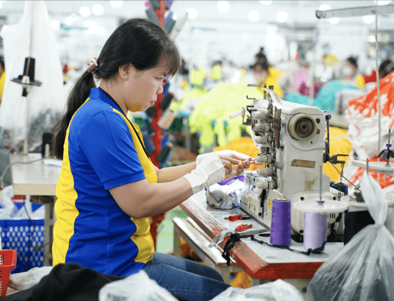 Hút vốn vào sợi, dệt, nhuộm: Khó khăn đang 'níu chân' ngành dệt may