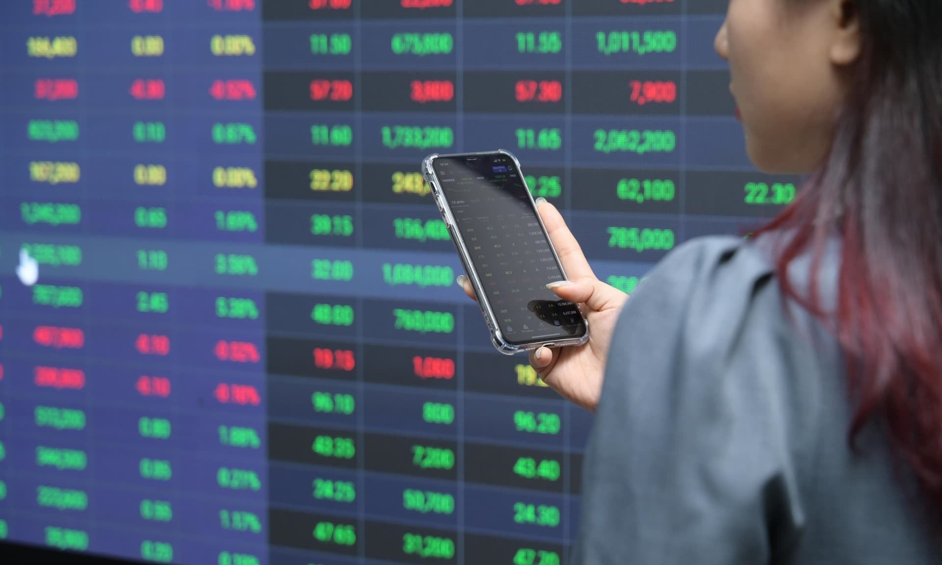 de-xuat-mien-thue-cho-nha-dau-tu-cat-lo-chung-khoan