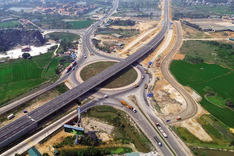 vi-sao-chuyen-gia-trong-nuoc-van-tin-tang-truong-kinh-te-tren-8