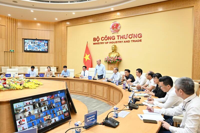 Giao ban xúc tiến thương mại tháng 8: Động lực mới từ xuất nhập khẩu