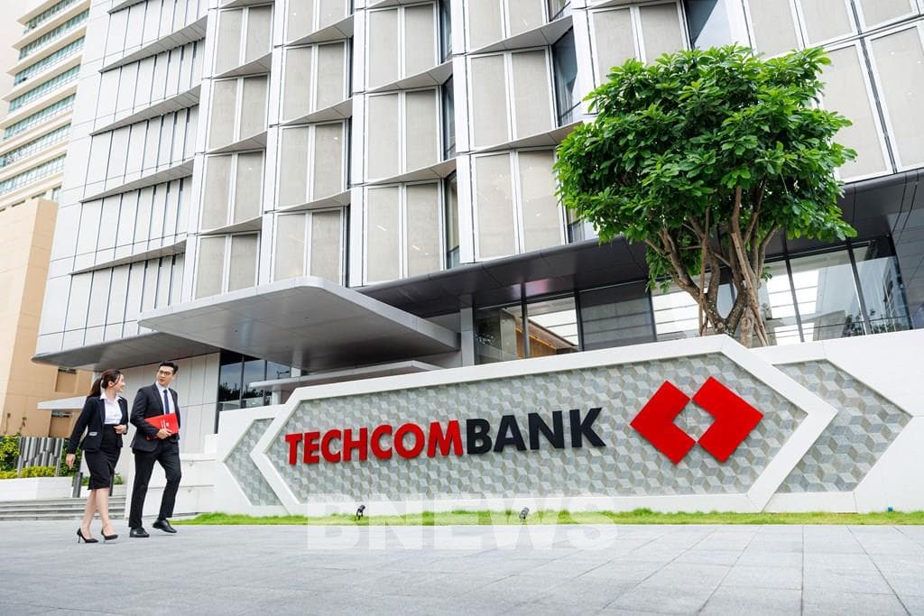 fitch-lan-dau-xep-hang-tin-nhiem-techcombank-voi-trien-vong-tich-cuc