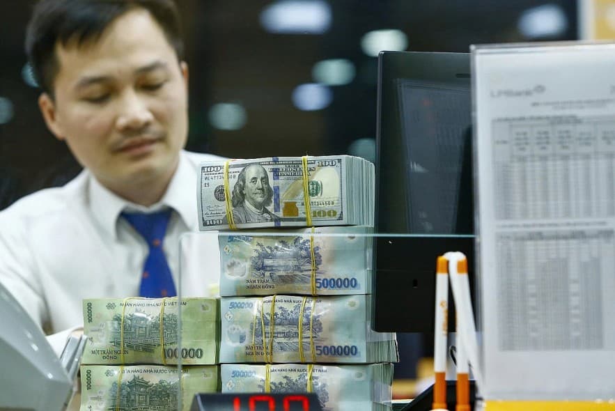 bai-toan-dieu-hanh-chinh-sach-tien-te-truoc-an-so-kep