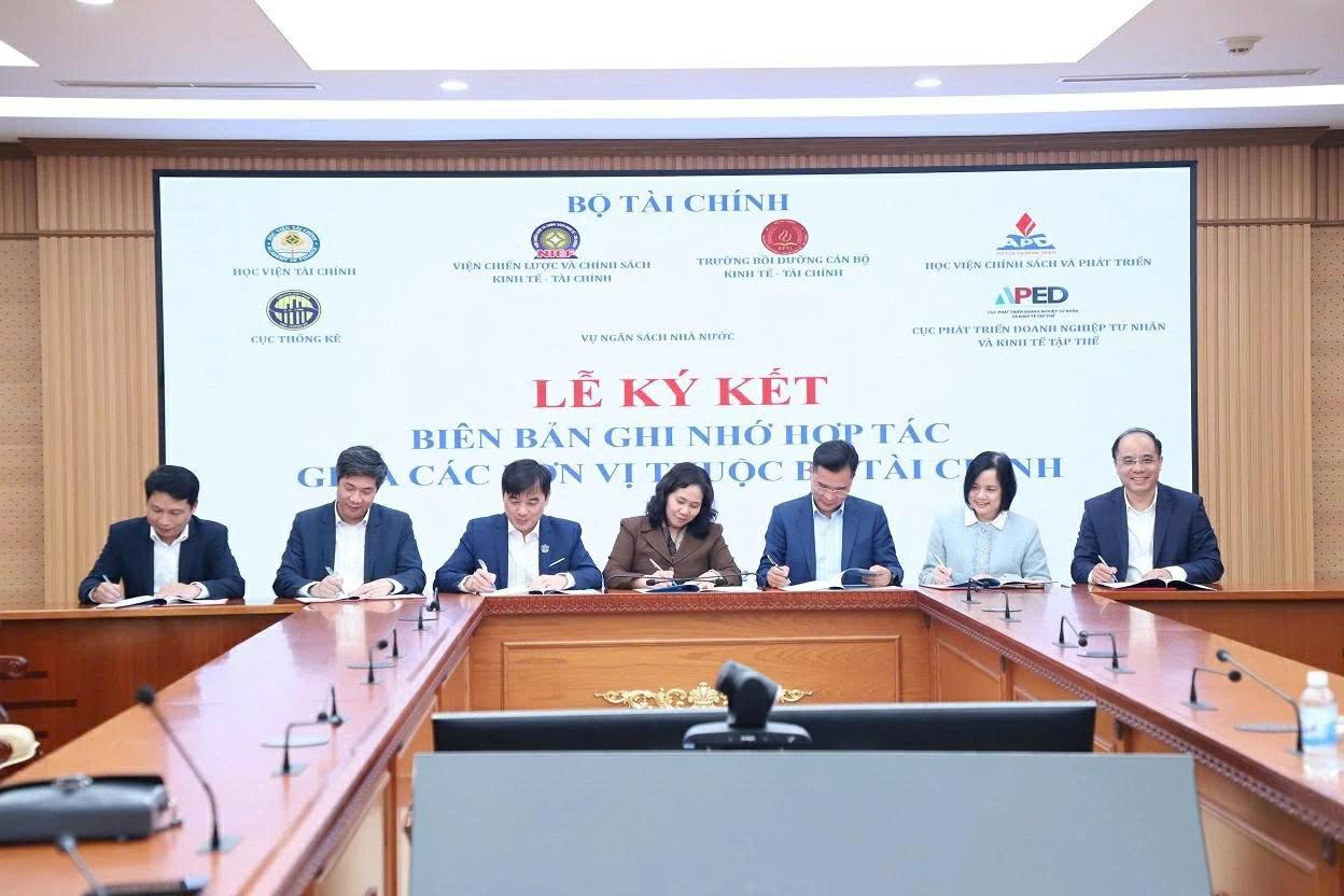 tang-cuong-phoi-hop-nghien-cuu-khoa-hoc-dao-tao-va-tham-muu-chinh-sach-trong-nganh-tai-chinh