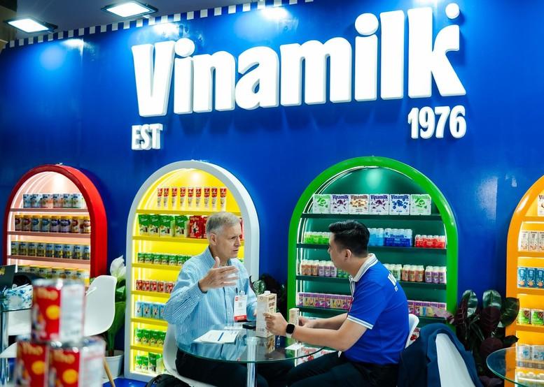 vinamilk-doanh-thu-hop-nhat-quy-ii2025-dat-gan-17000-ty-dong
