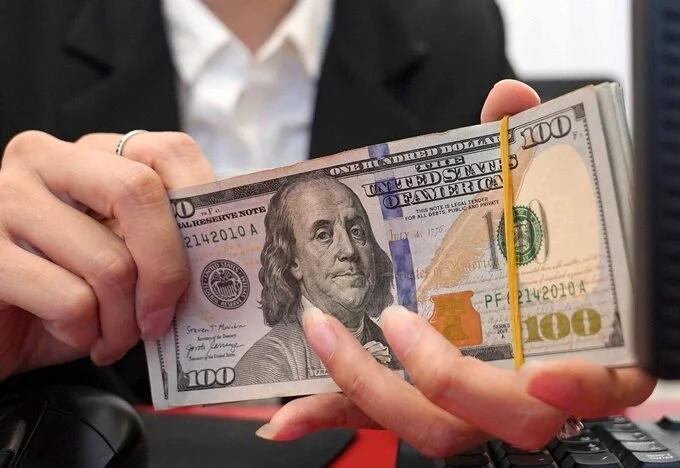Giá USD đồng loạt giảm