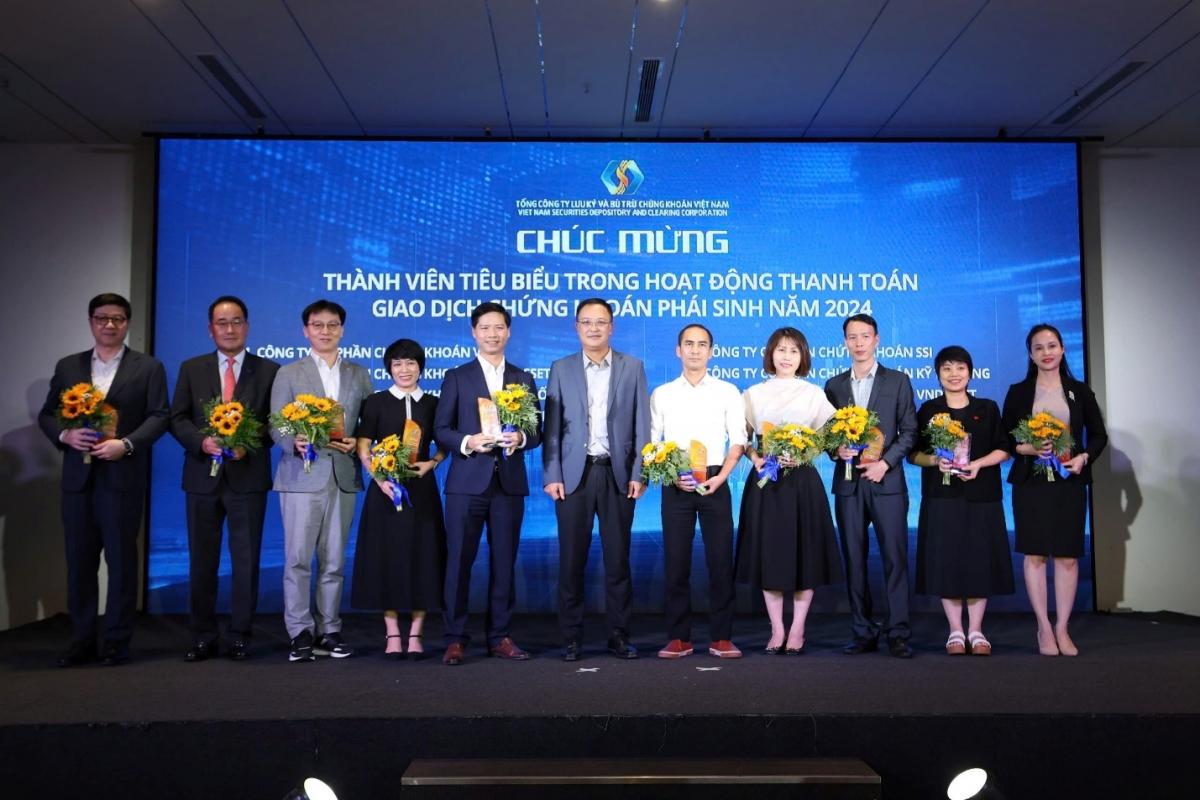 dnse-duoc-vinh-danh-thanh-vien-tieu-bieu-ve-giao-dich-chung-khoan-phai-sinh