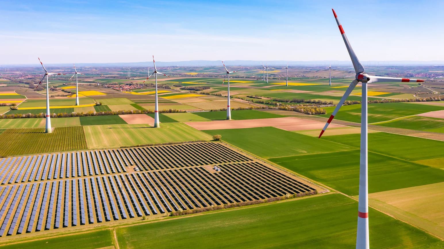 vingroup-du-tinh-rot-30-ty-usd-lam-loat-du-an-dien-tai-tao-va-dien-lng