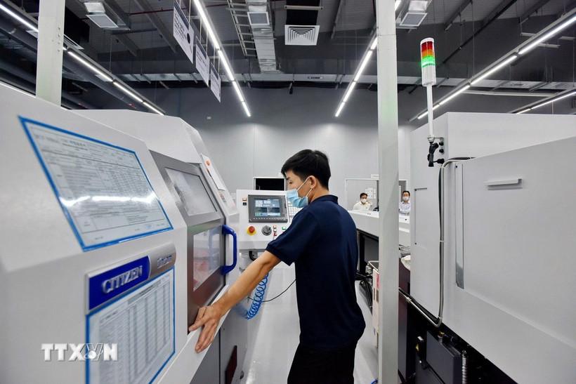 Góp ý dự thảo văn kiện Đại hội XIV: Khai mở động lực mới cho mô hình tăng trưởng