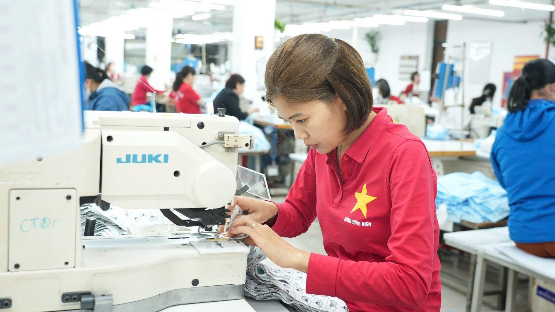 Gặp khó với thuế đối ứng Mỹ, điểm tựa giúp dệt may Việt Nam giữ đà tăng trưởng