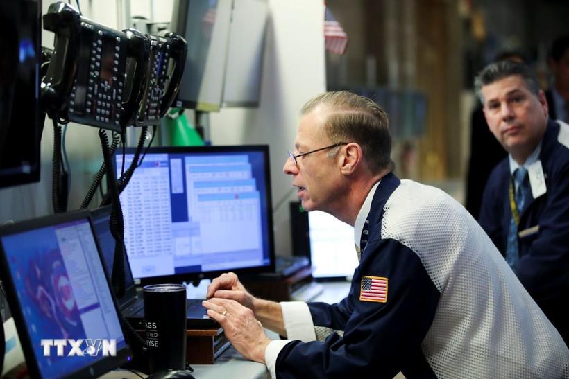 thi-truong-chung-khoan-my-giam-diem-do-lo-ngai-ve-bong-bong-ai