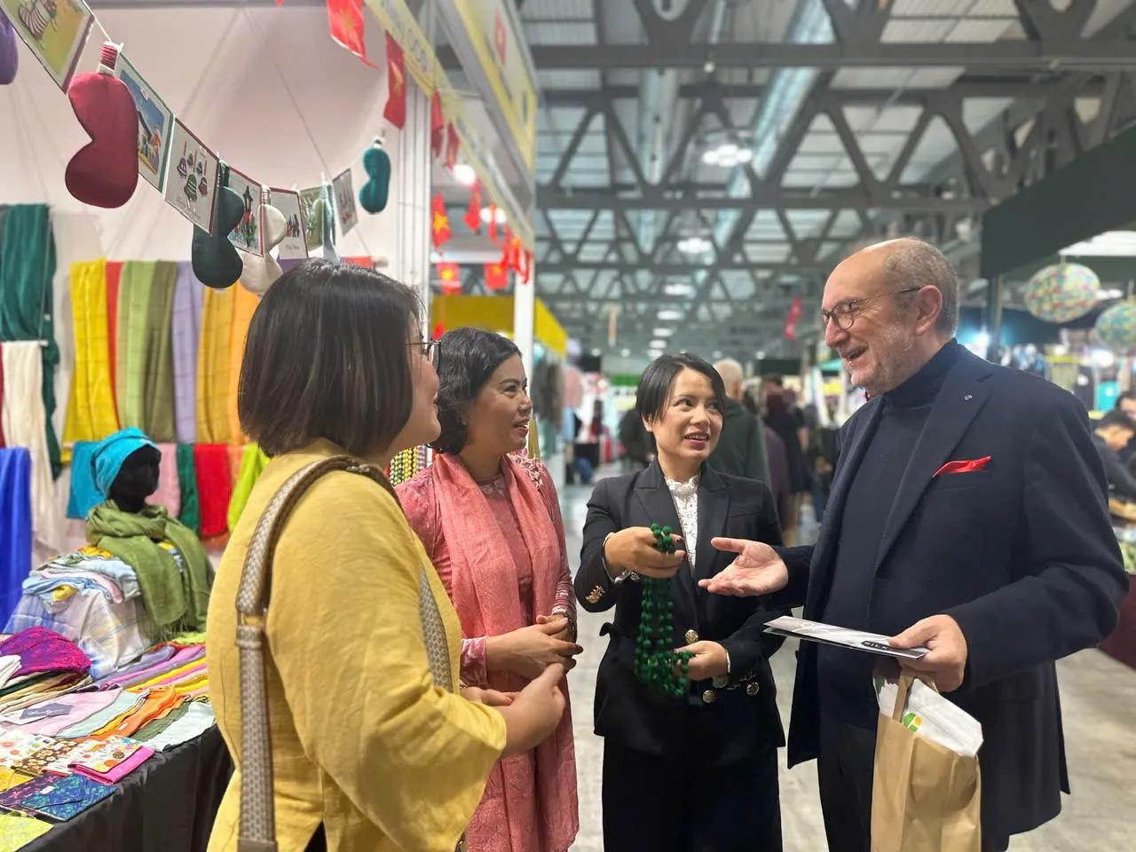 ha-noi-viet-nam-ghi-dau-an-tai-hoi-cho-artigiano-milan-2025